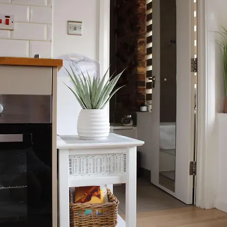 Rustic Hideout Contractor Friendly Spacious Studio London Exterior photo